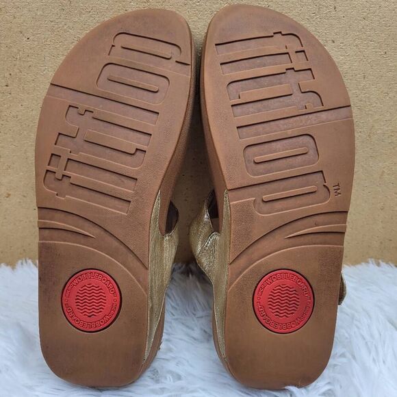 Fitflop | Shoes | Fitflop Metallic Bronze Exercise Flip Flop  Fitflop Shimmery Gold and Brown Size 9